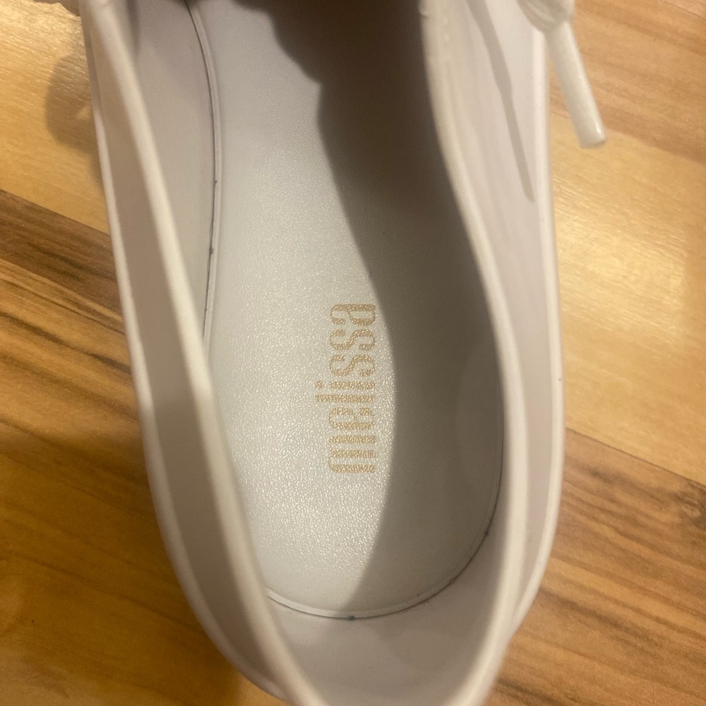 This is Melissa sneakers(rare)